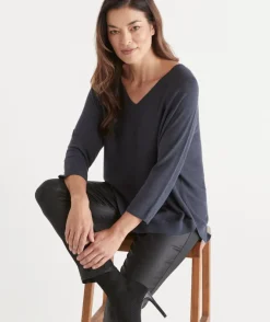 Sussan Knitwear|Tops>Curved Hem V Neck Jumper