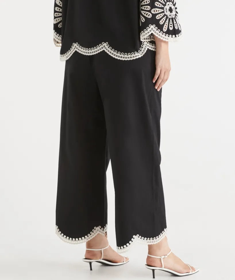 Sussan Pants>Embroidered Scallop Hem Pant BLACK