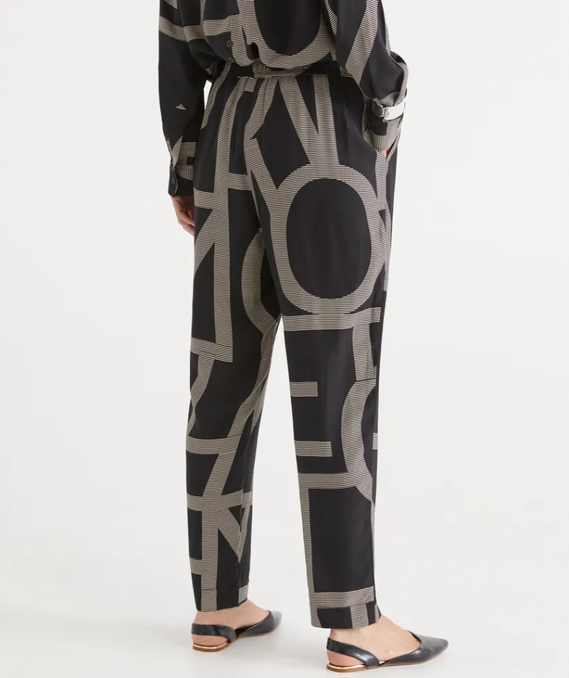 Sussan Pants>Geometric Print Tapered Pant BLACK