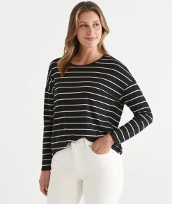 Sussan Tops|T-Shirts><noscript><img width=