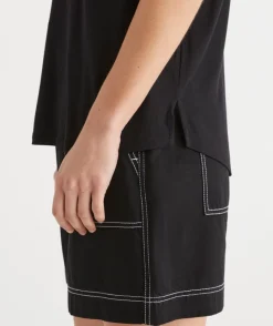 Sussan Tops|T-Shirts>Seam Detail Curve Hem Tee